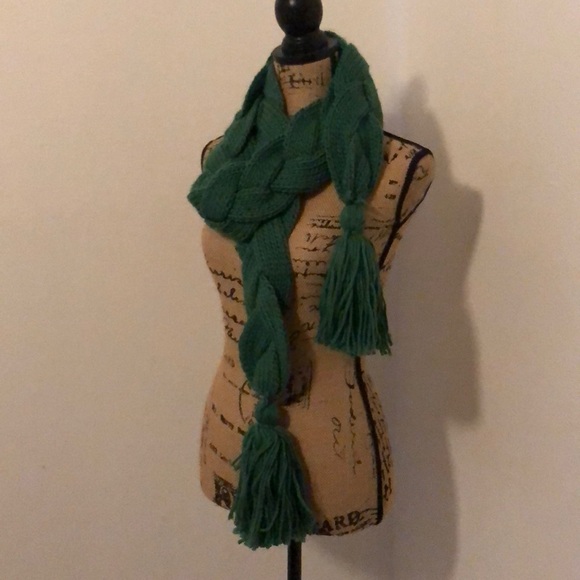 Scarf - Picture 1 of 4